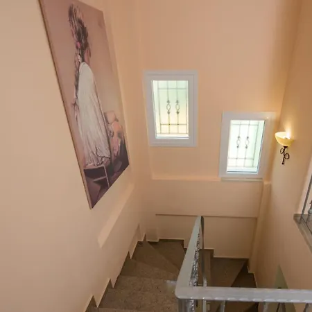 Vicula Mauras * Lefkada City